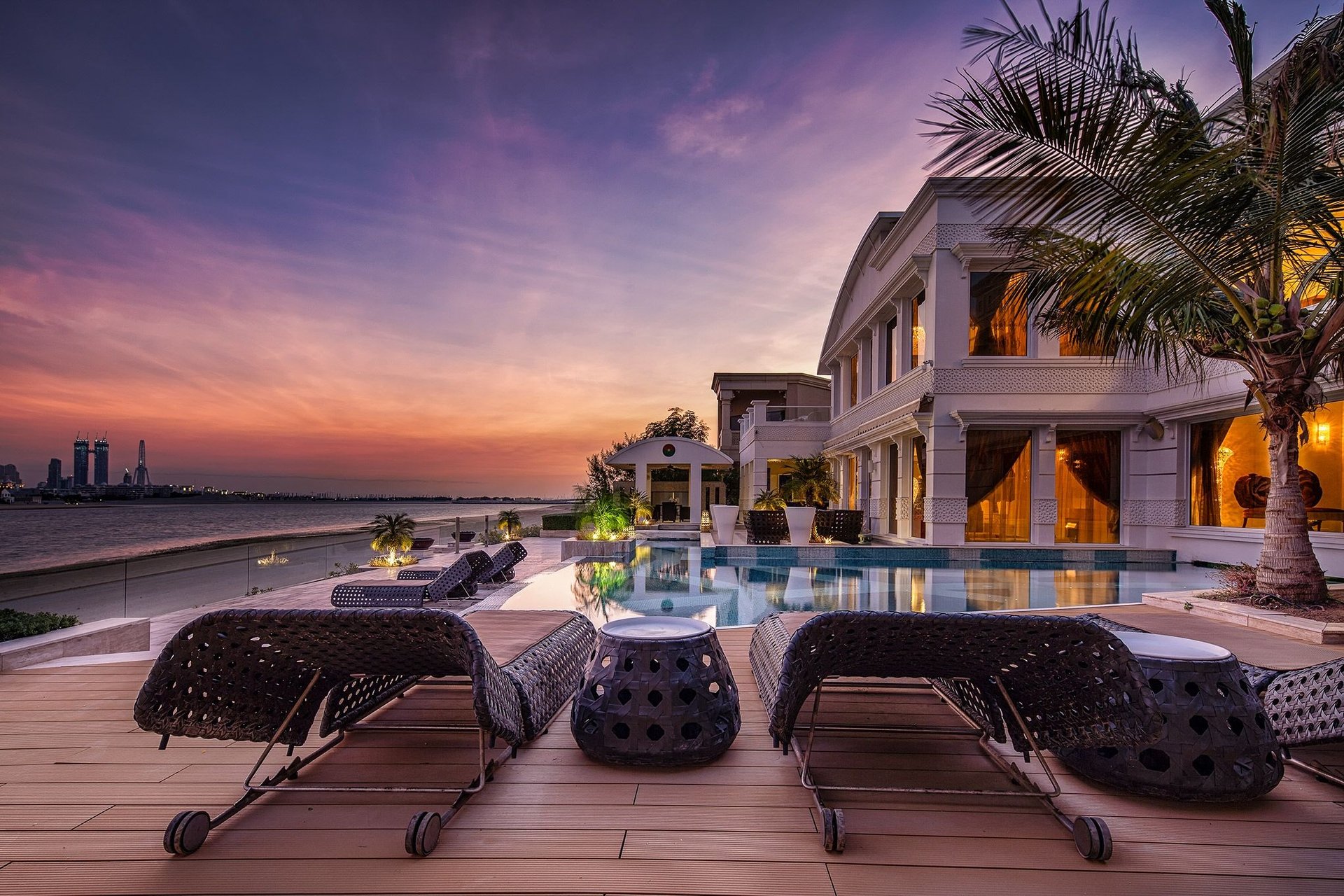 frond signature villa in palm jumeirah dubai