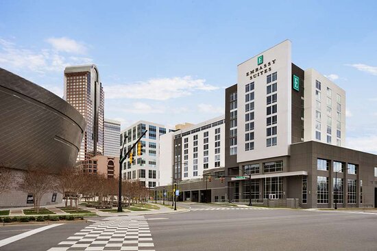 hilton hotels near pnc music pavilion charlotte nc