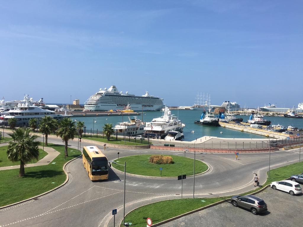 hotels in civitavecchia near cruise terminal