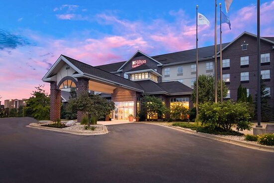 hotels near black earth wi