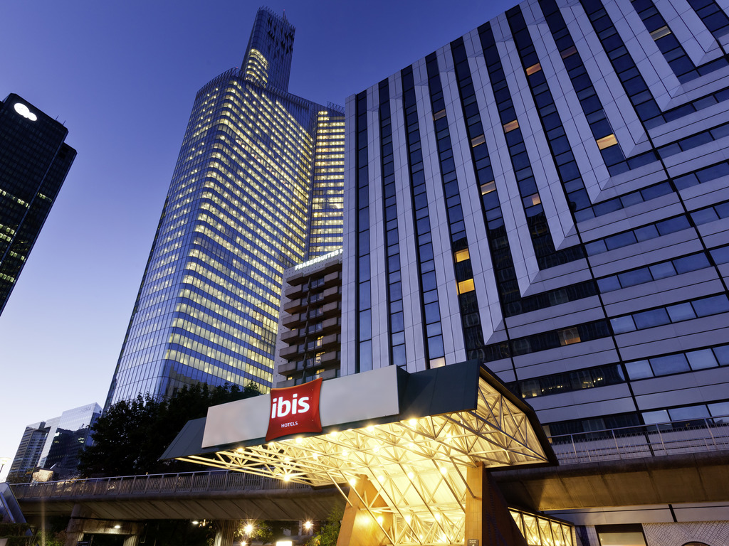 ibis la defense paris