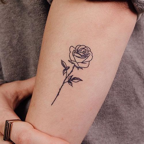 kleines tattoo rose