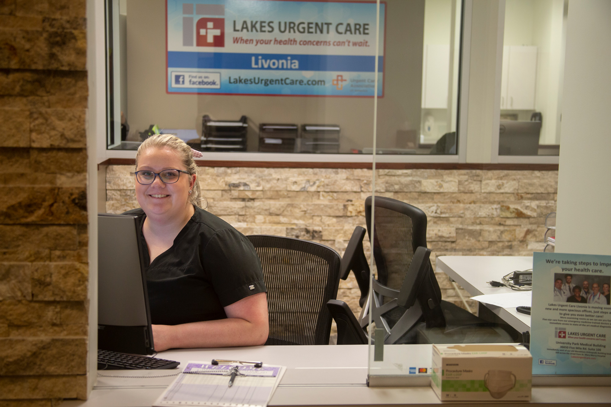 lakes urgent care livonia mi