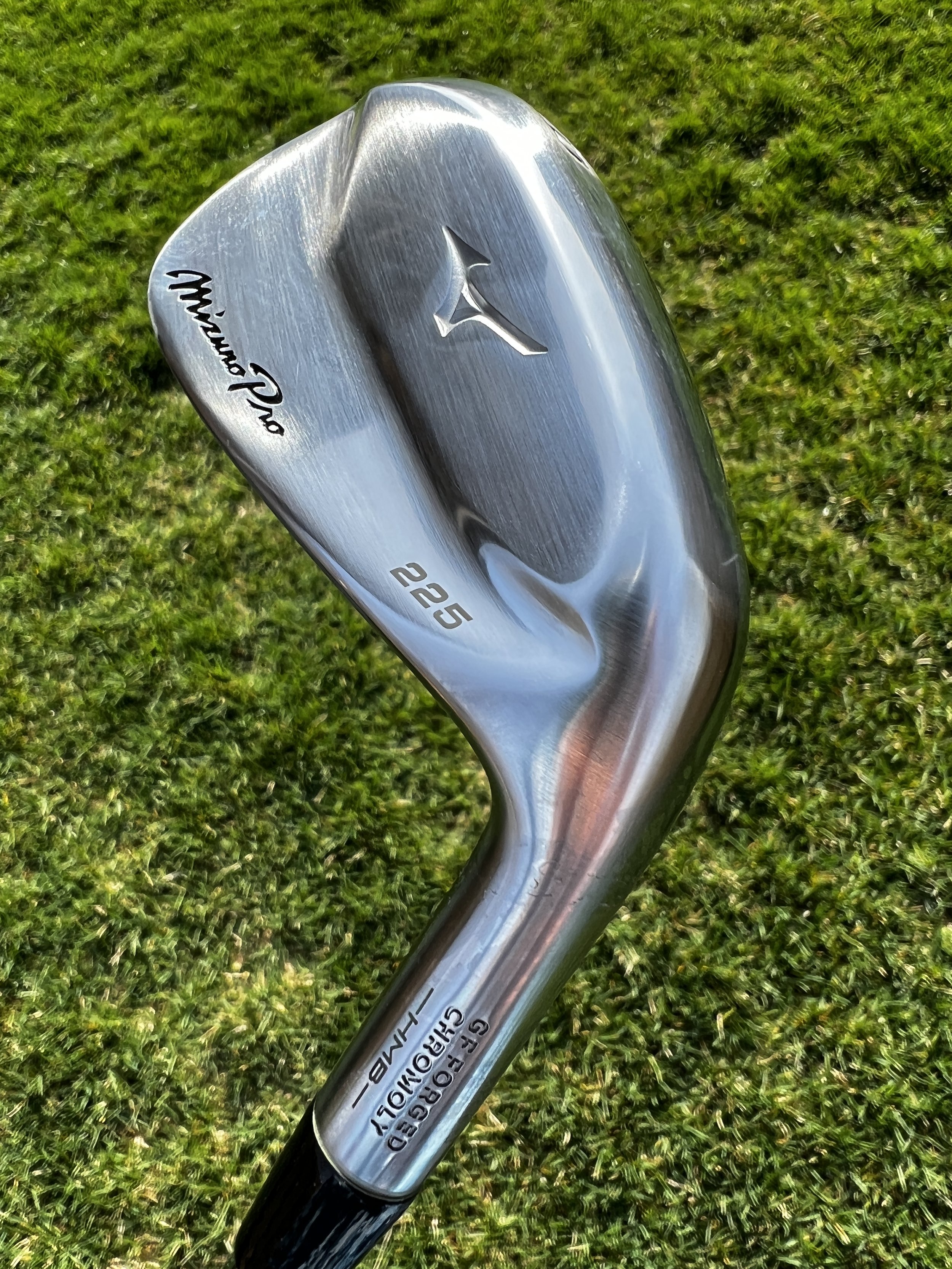 mizuno pro 225 review