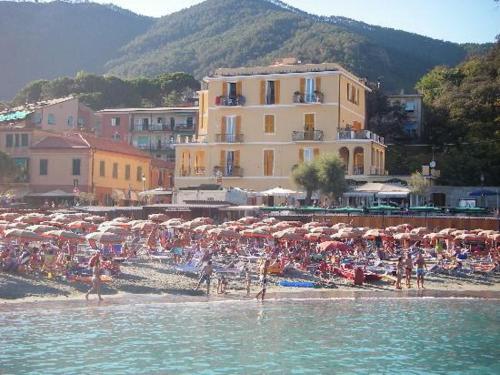 monterosso accommodation