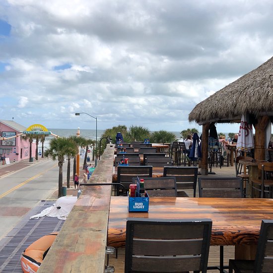 ocean breeze tiki bar new smyrna beach