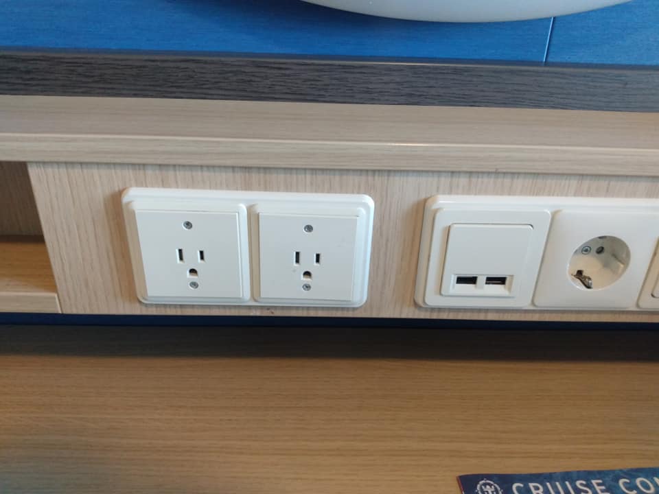 ovation of the seas power outlets