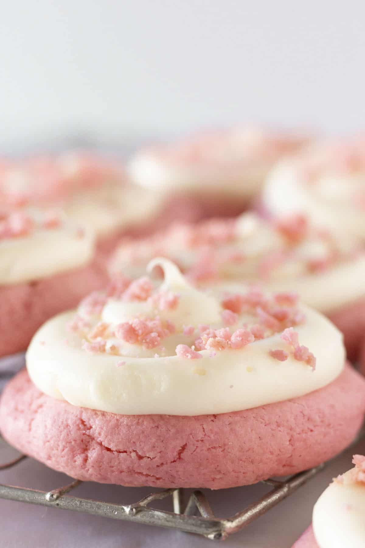 pink velvet crumbl cookie recipe