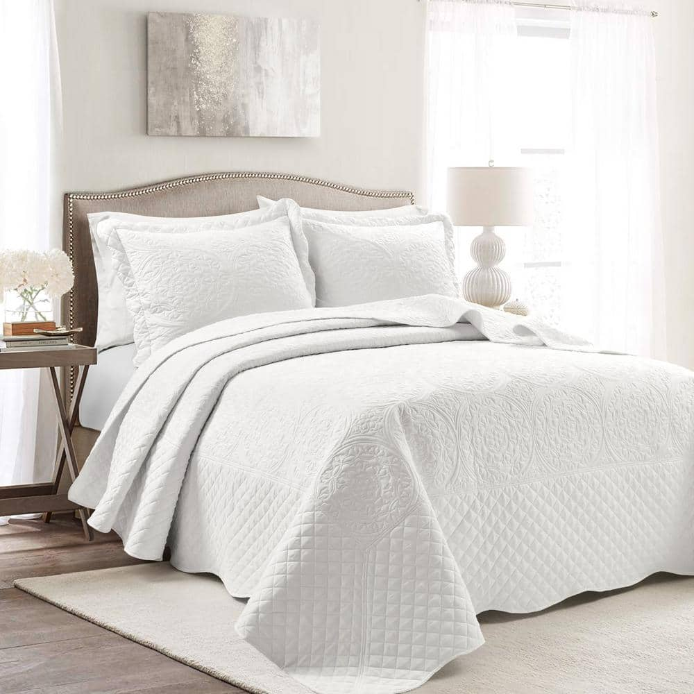 queen size white bedspread