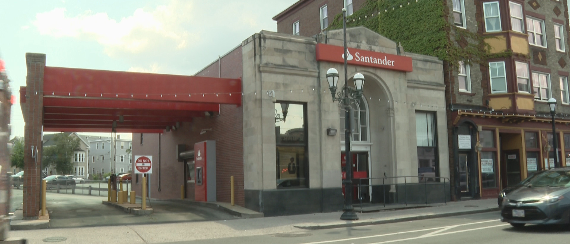 santander bank branch newark photos