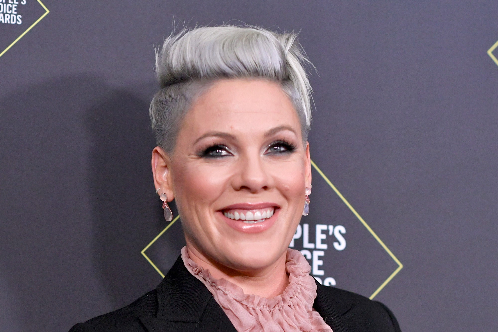 singer pink hairstyles 2023