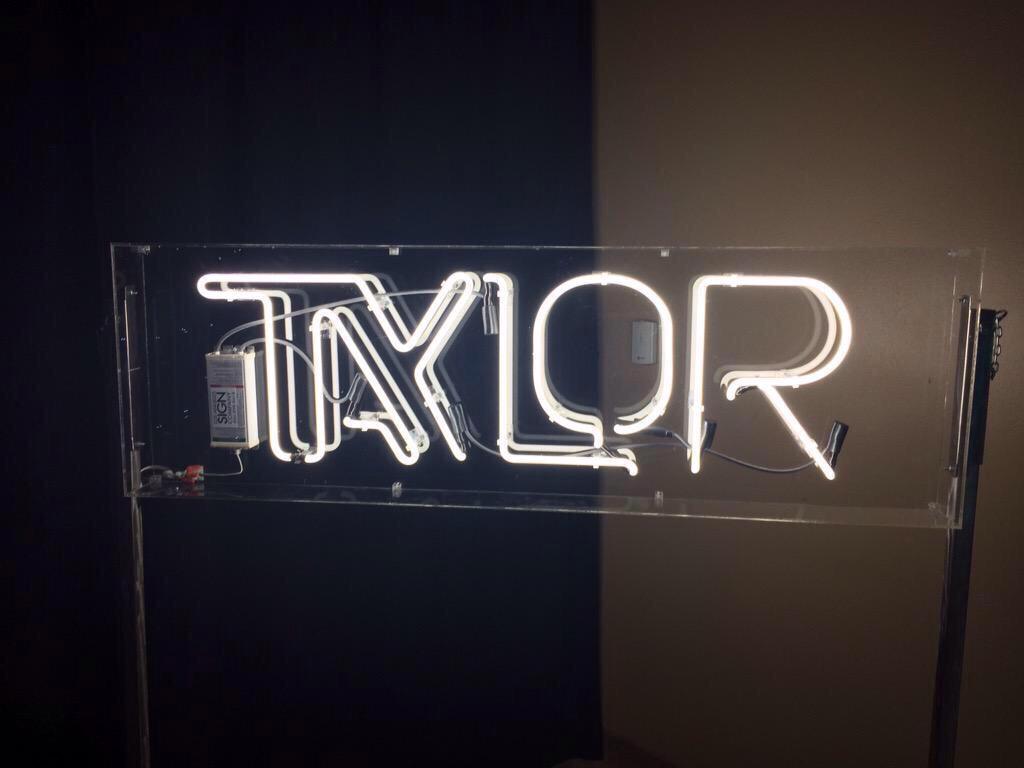 taylor swift neon light