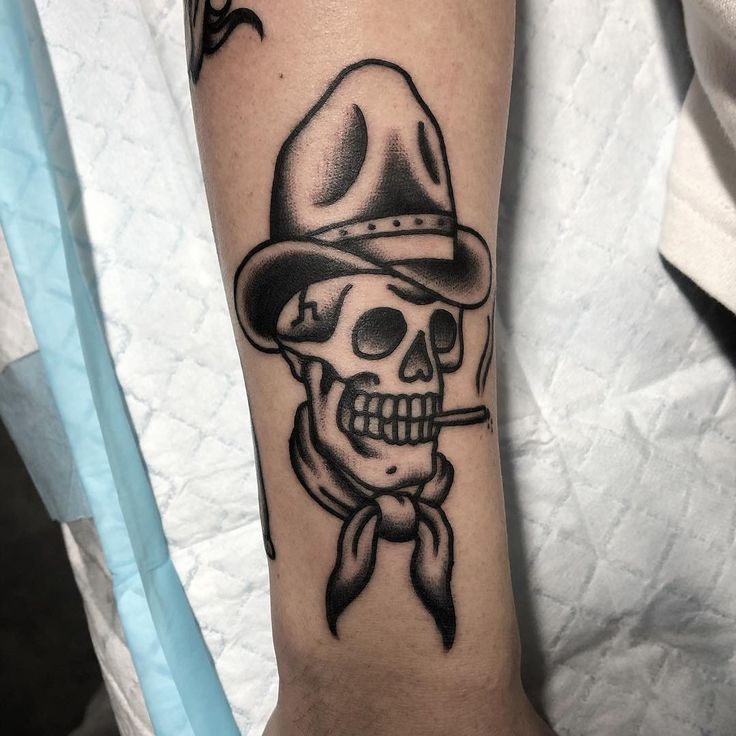 traditional smoking skull tattoo