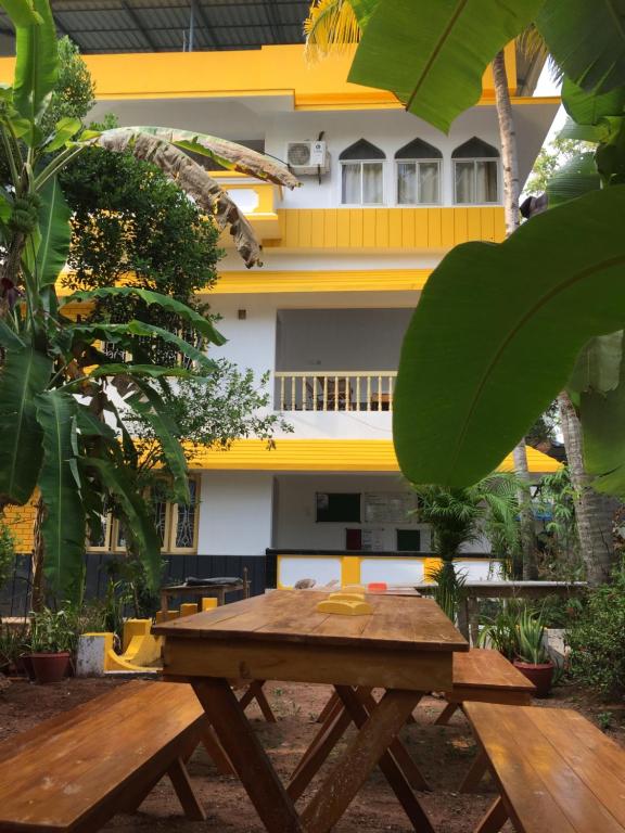 varkala hostels