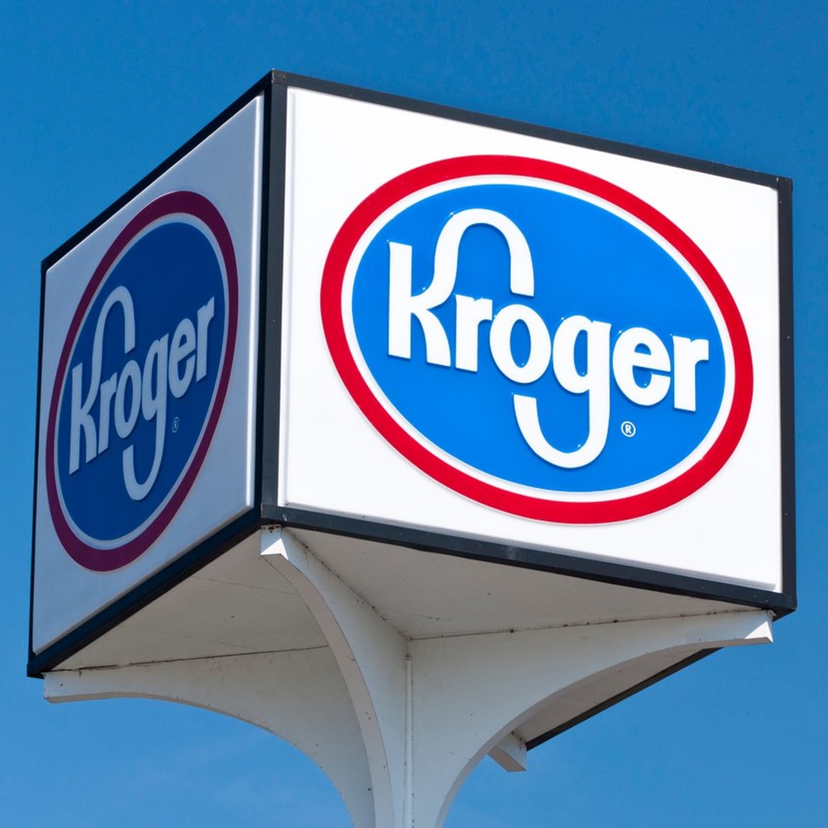 what time does kroger close