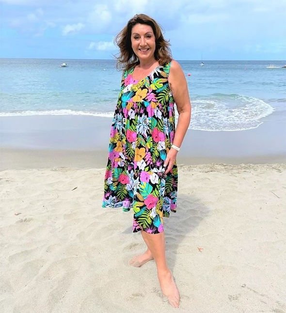 where does jane mcdonald buy her clothes