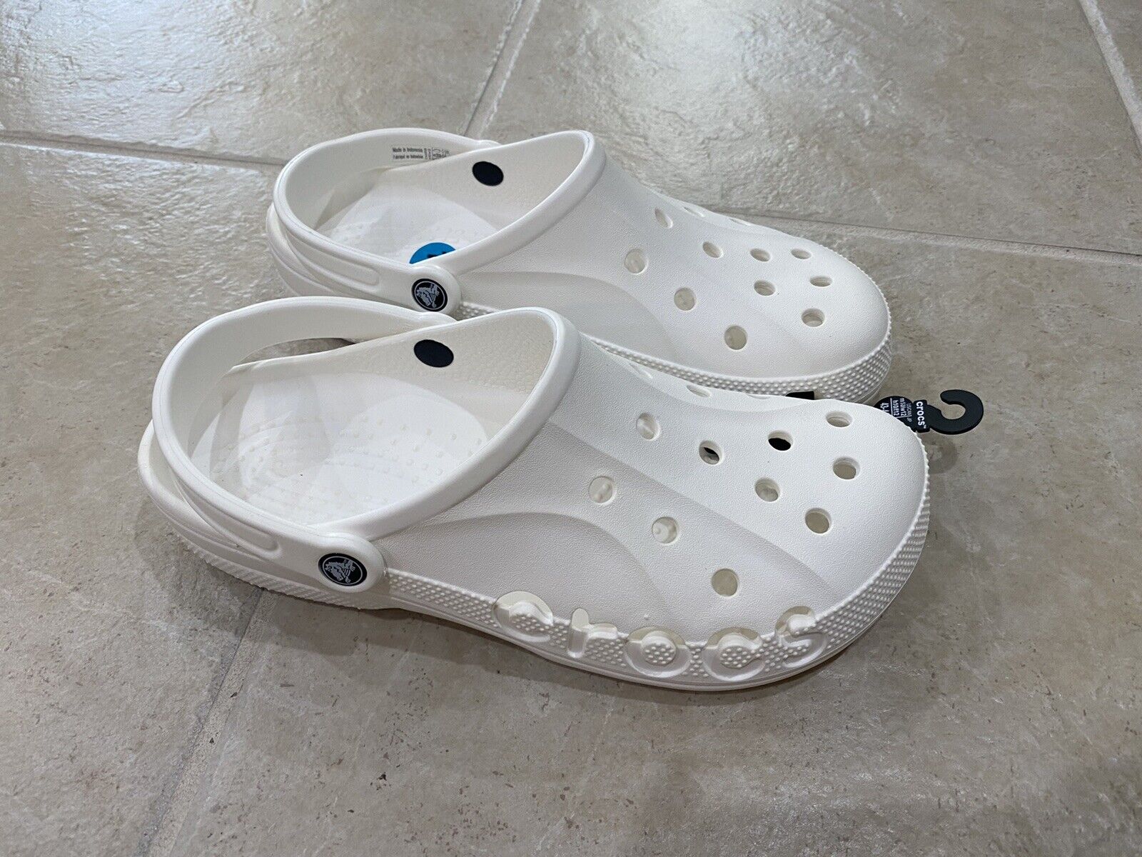 white baya crocs